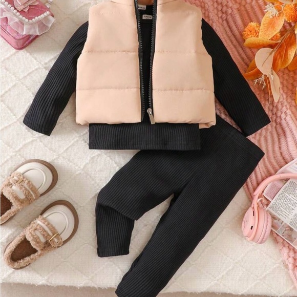 Stylish Black and Cream Baby Outfit Set - Picture 1 of 4